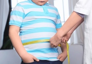 Obezitatea infantilă apare cu o frecvență mai mare și la vârste mai mici decât în urmă cu un deceniu